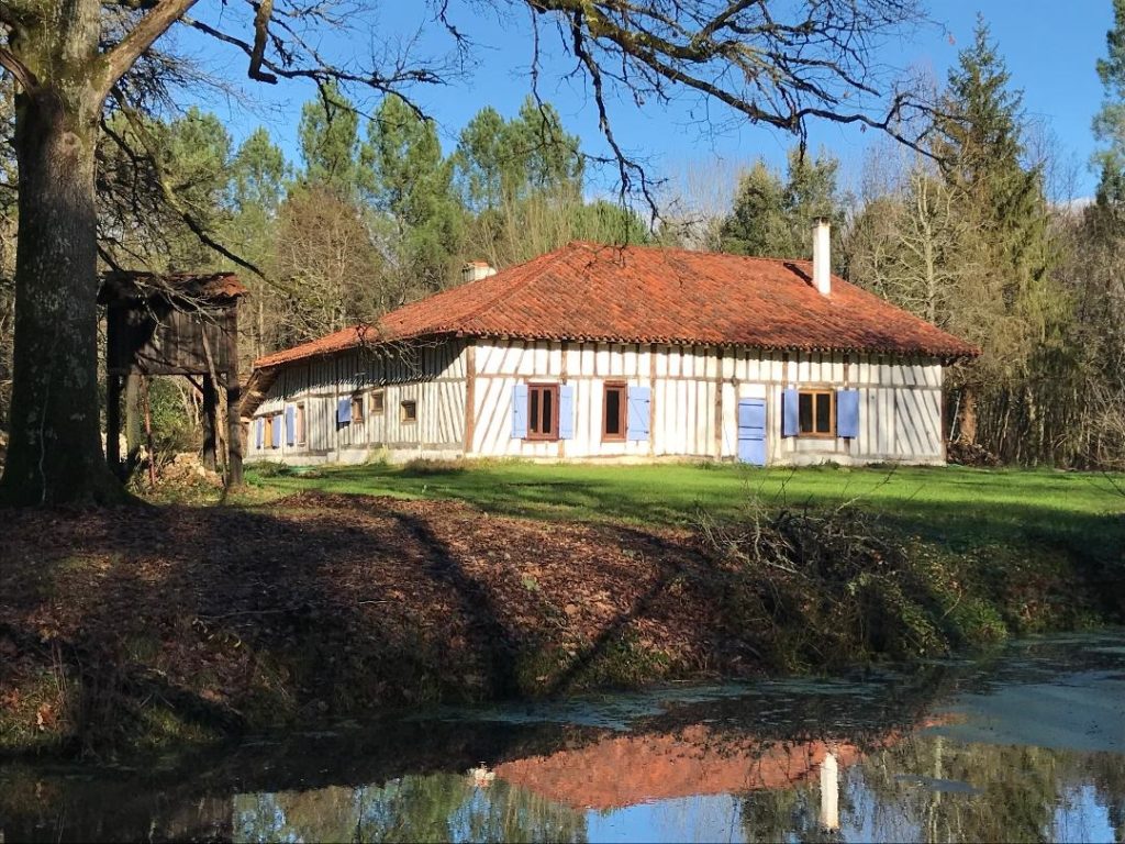 façade sud vue depuis l'étang